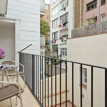 Aparthotel Bcnstop Parc Gueell 4*