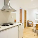 Bcnstop Parc Gueell Aparthotel 4*
