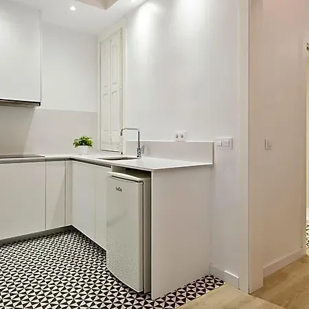 Bcnstop Parc Gueell Апарт-отель 4*