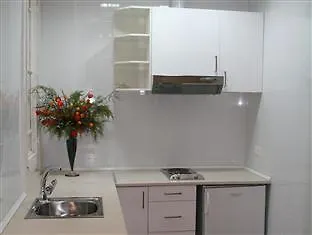 Bcnstop Parc Gueell Aparthotel 4*