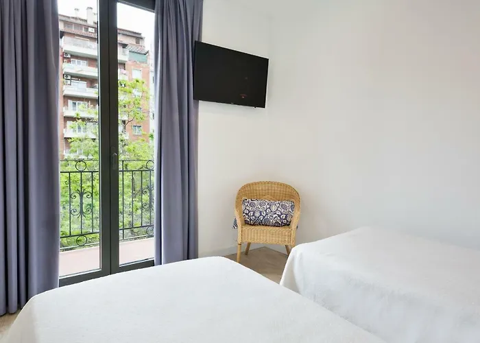 Bcnstop Parc Gueell Aparthotel 4*