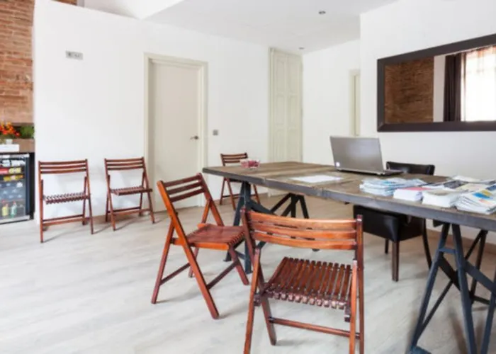 Aparthotel Bcnstop Parc Gueell 4*